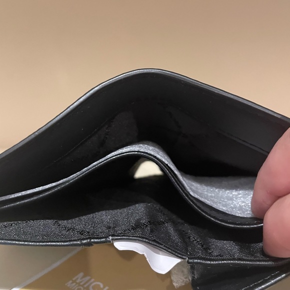 NWT Michael Kors Snap Wallet Men’s/Womens. Wallet - Picture 8 of 9